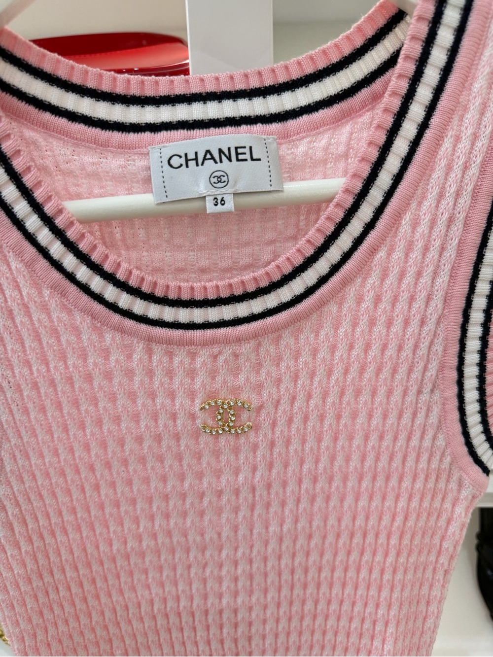 CHANEL Pink Ribbed Sleeveless Knit Top with Black-White Trim - Picture 2 of 4